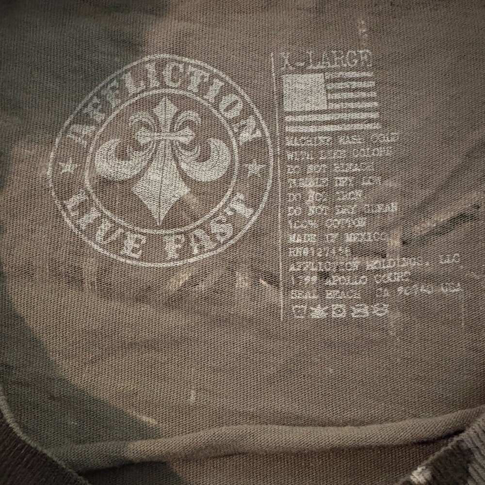 Women’s Affliction Shirt. Never worn, but no tag. - Picture 4 of 4